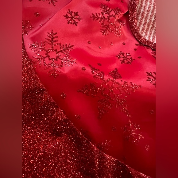 This Tiny 17inch Miniature Satin Tree Skirt with Glitter Snowflake Border in red - Picture 6 of 8